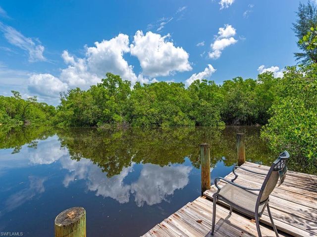 1551 Bembury DR, Naples, FL 34102