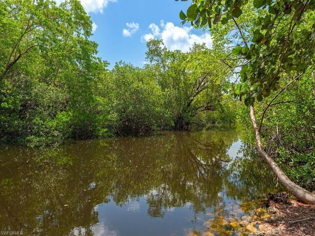 1551 Bembury DR, Naples, FL 34102
