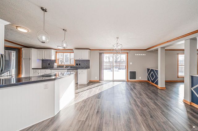 507 E 1st Street, Enterprise, KS 67441