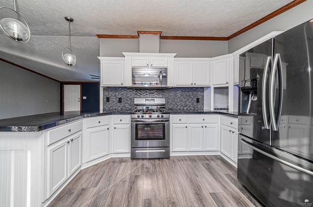 507 E 1st Street, Enterprise, KS 67441