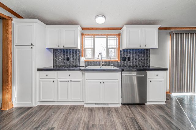 507 E 1st Street, Enterprise, KS 67441