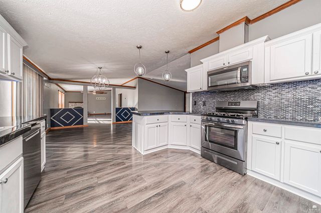 507 E 1st Street, Enterprise, KS 67441