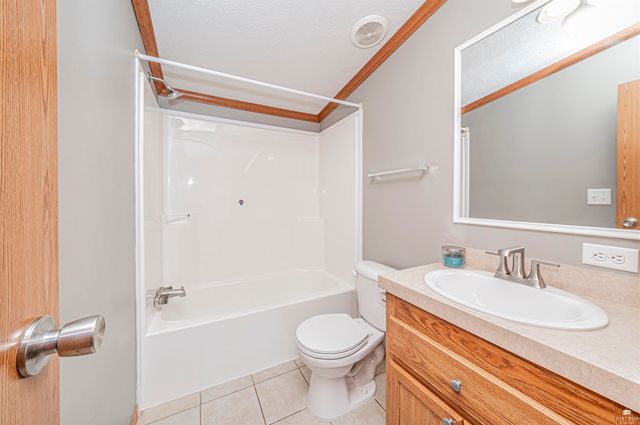 507 E 1st Street, Enterprise, KS 67441