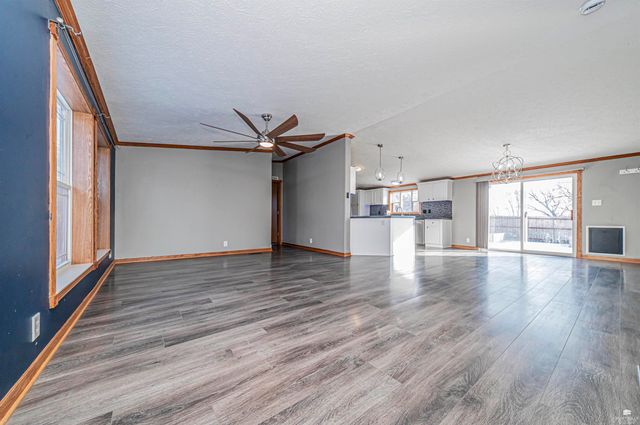 507 E 1st Street, Enterprise, KS 67441