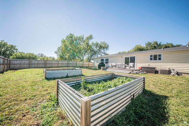 507 E 1st Street, Enterprise, KS 67441