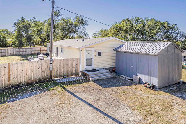 507 E 1st Street, Enterprise, KS 67441