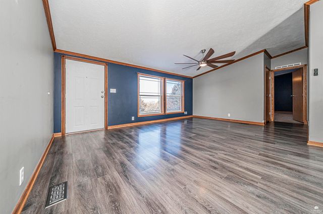 507 E 1st Street, Enterprise, KS 67441