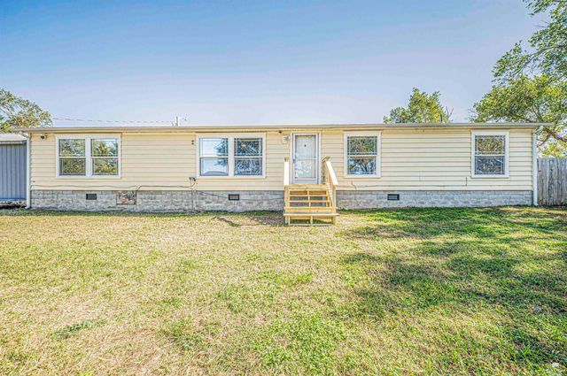 507 E 1st Street, Enterprise, KS 67441