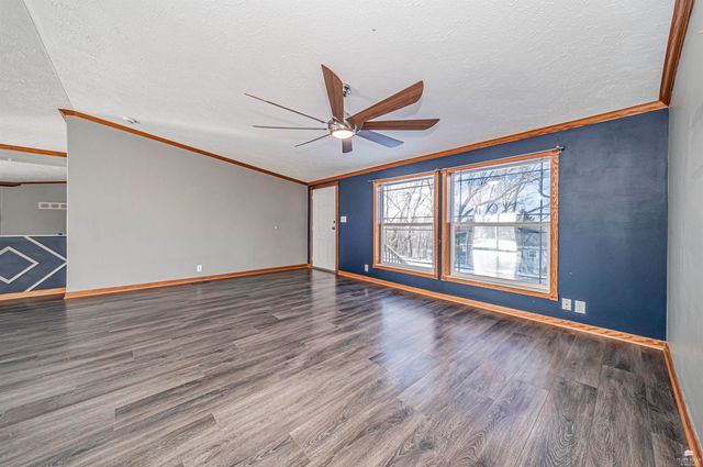 507 E 1st Street, Enterprise, KS 67441