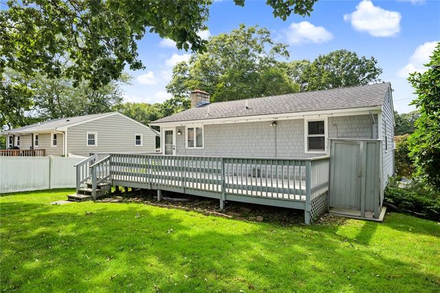 89 Spice Bush Trail, Narragansett, RI 02882