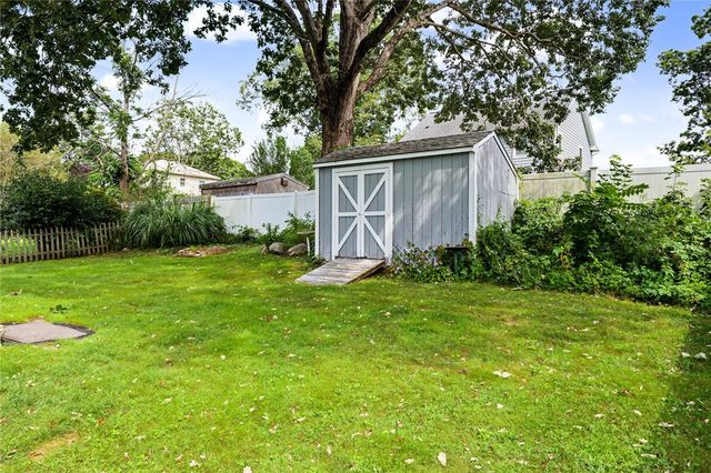 89 Spice Bush Trail, Narragansett, RI 02882