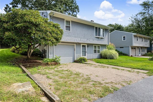 89 Spice Bush Trail, Narragansett, RI 02882