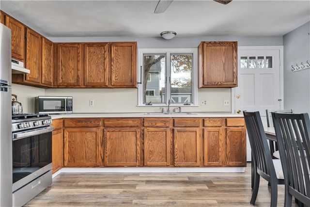89 Spice Bush Trail, Narragansett, RI 02882