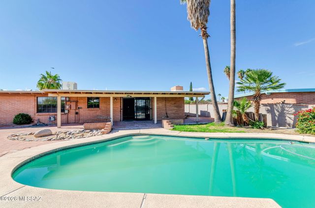 611 S Staunton Drive, Tucson, AZ 85710