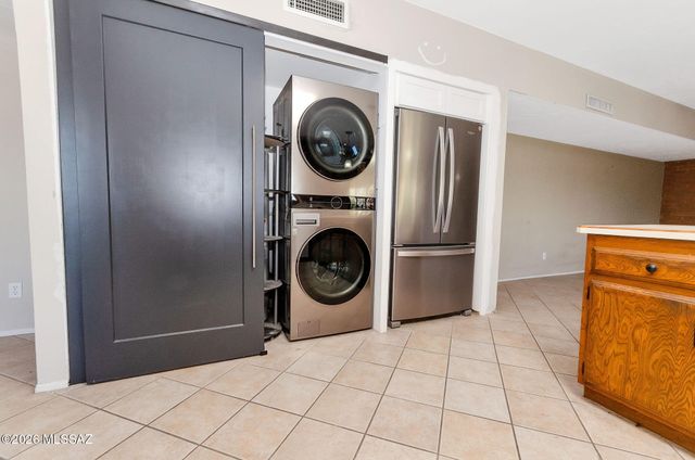 611 S Staunton Drive, Tucson, AZ 85710