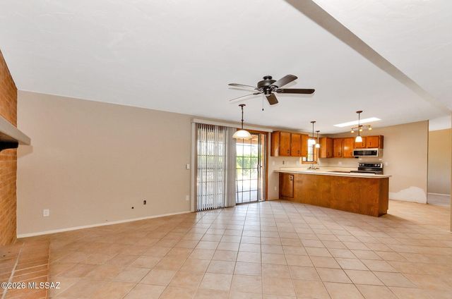 611 S Staunton Drive, Tucson, AZ 85710