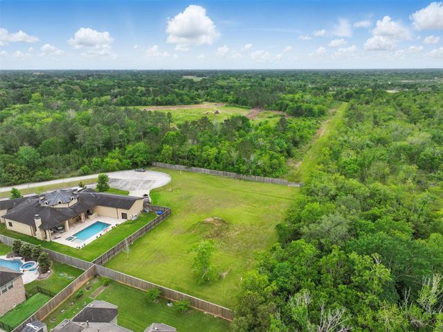 2082 Wilderness Trail, Friendswood, TX 77546