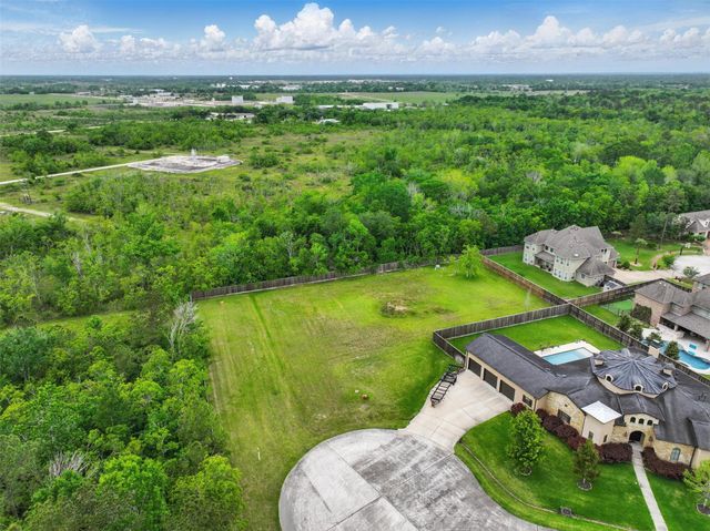 2082 Wilderness Trail, Friendswood, TX 77546