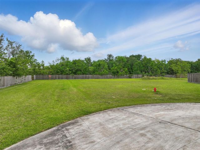 2082 Wilderness Trail, Friendswood, TX 77546