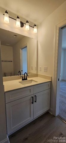 382 W Moore Avenue A, Mooresville, NC 28115