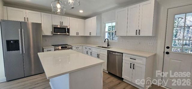382 W Moore Avenue A, Mooresville, NC 28115