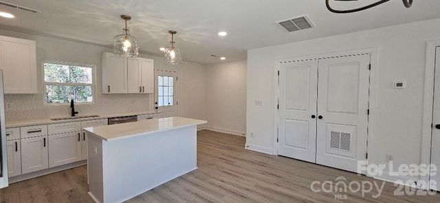 382 W Moore Avenue A, Mooresville, NC 28115