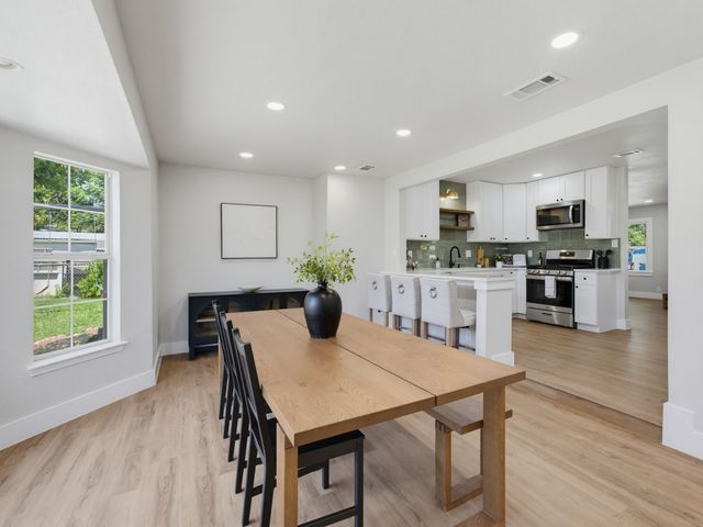 5864 Coleman Street, Westworth Village, TX 76114