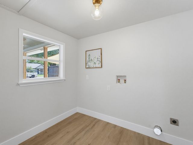5864 Coleman Street, Westworth Village, TX 76114