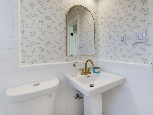 5864 Coleman Street, Westworth Village, TX 76114
