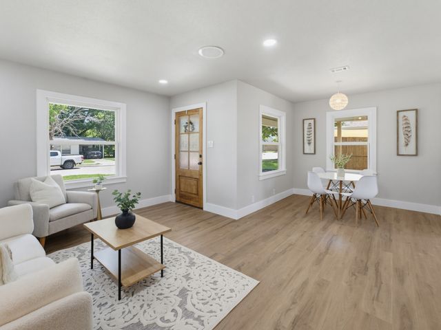 5864 Coleman Street, Westworth Village, TX 76114
