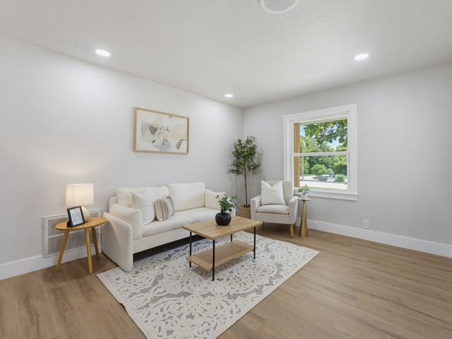 5864 Coleman Street, Westworth Village, TX 76114