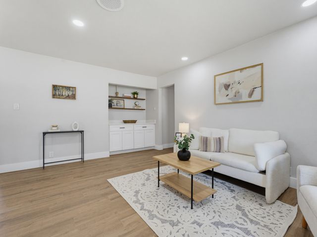 5864 Coleman Street, Westworth Village, TX 76114