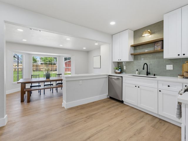 5864 Coleman Street, Westworth Village, TX 76114
