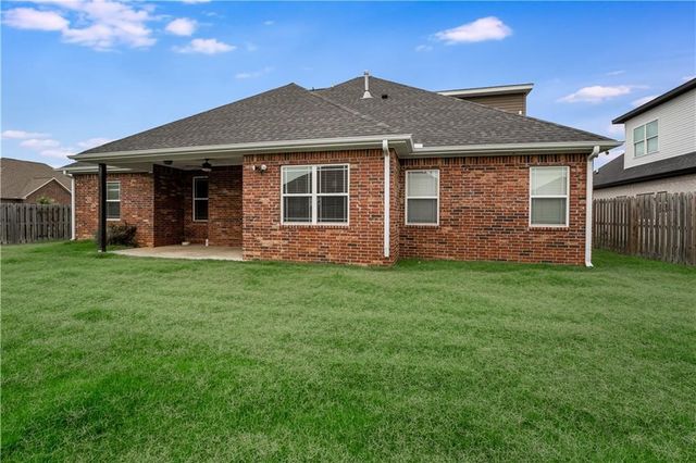 2505 SW Worthington Avenue, Bentonville, AR 72713