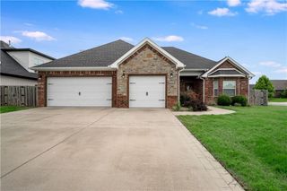 2505 SW Worthington Avenue, Bentonville, AR 72713