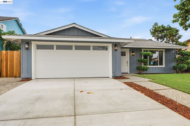 3044 San Andreas Dr, Union City, CA 94587
