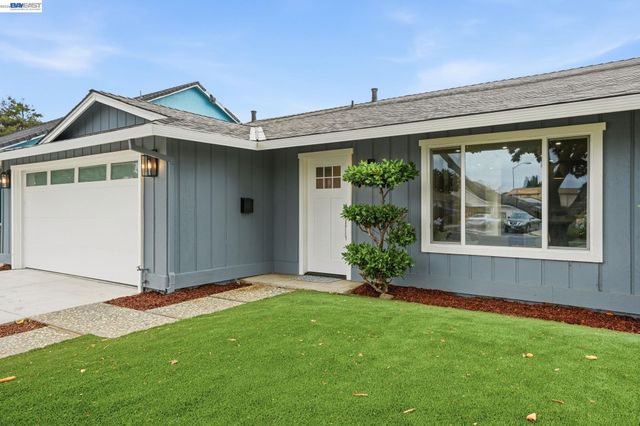 3044 San Andreas Dr, Union City, CA 94587