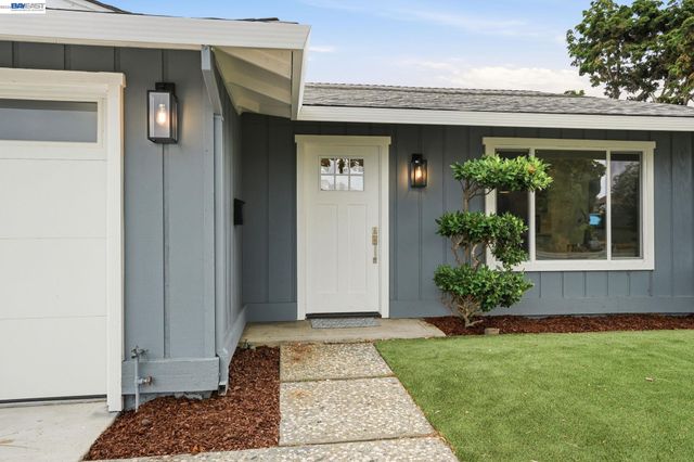 3044 San Andreas Dr, Union City, CA 94587