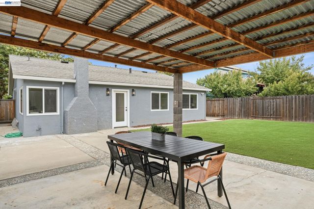 3044 San Andreas Dr, Union City, CA 94587