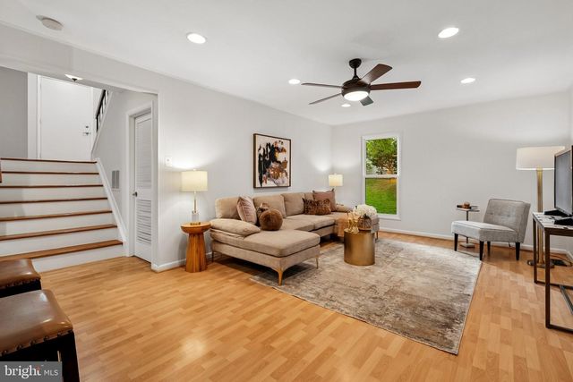 4106 HAMLIN, Chantilly, VA 20151