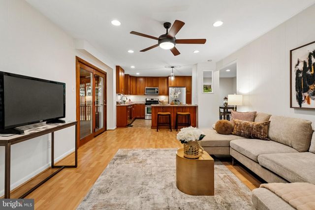 4106 HAMLIN, Chantilly, VA 20151