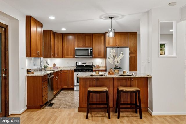 4106 HAMLIN, Chantilly, VA 20151