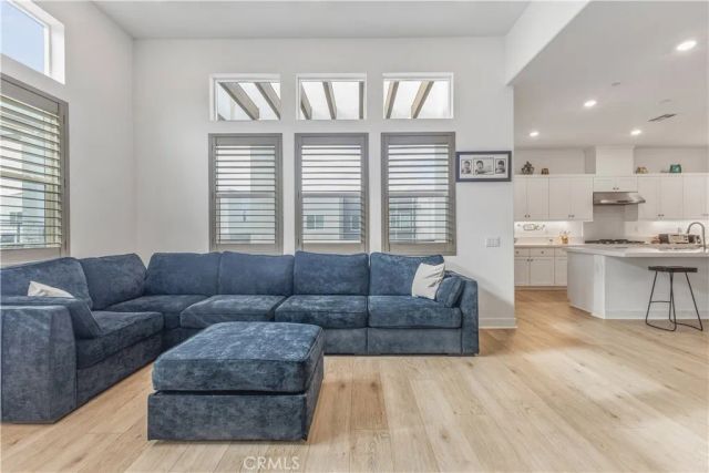 27227 Diamond Peak Lane 302, Valencia, CA 91381