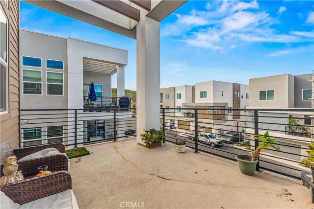 27227 Diamond Peak Lane 302, Valencia, CA 91381