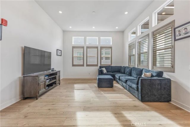 27227 Diamond Peak Lane 302, Valencia, CA 91381