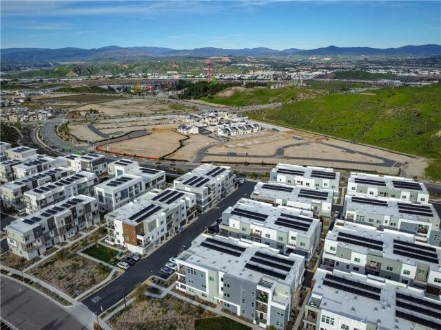 27227 Diamond Peak Lane 302, Valencia, CA 91381