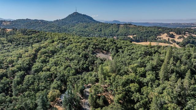 16300 Rossbridge Rd, Jackson, CA 95642