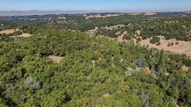 16300 Rossbridge Rd, Jackson, CA 95642