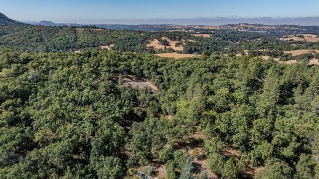 16300 Rossbridge Rd, Jackson, CA 95642