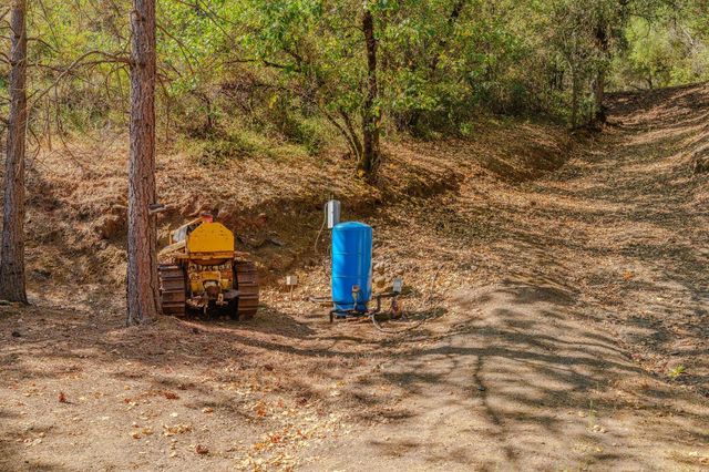 16300 Rossbridge Rd, Jackson, CA 95642